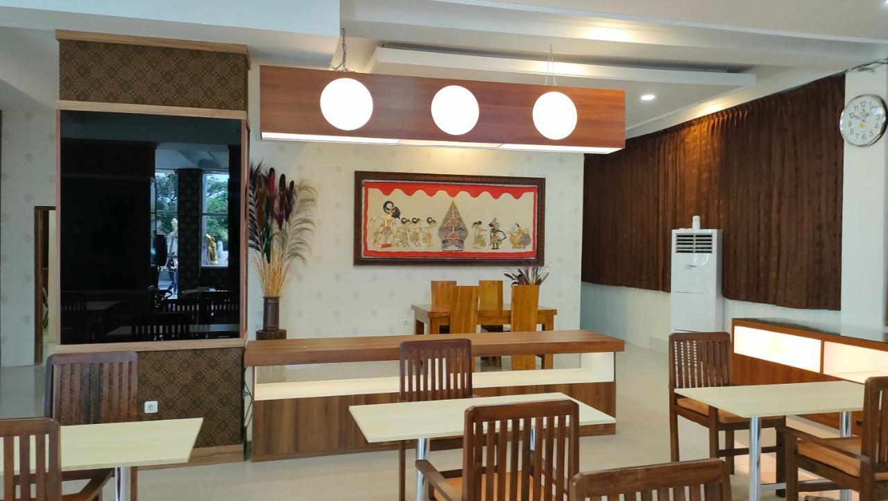 Golden Ganesha Hotel Yogyakarta By Ecommerceloka Gondowulung Exterior photo